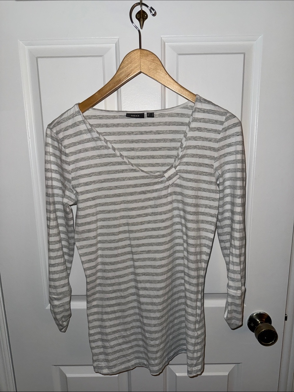 Mexx Grey & White Striped V-Neck 3/4 Long Sleeve Tee Top - Size M